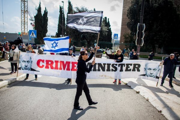 مخالفان نتانیاهو را به سوء استفاده از بحران کرونا متهم می کنند