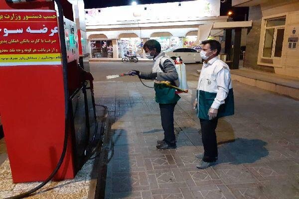 ضدعفونی پمپ بنزین مه ولات توسط گروه‌های جهادی