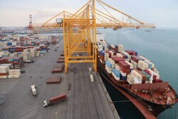 Iran’s foreign trade value hit $19.6bn in four months: IRICA