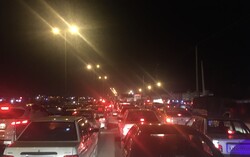 ترافیک سرسام آور ورودی های شیراز/ خودروهای امدادی در صف گرفتارند