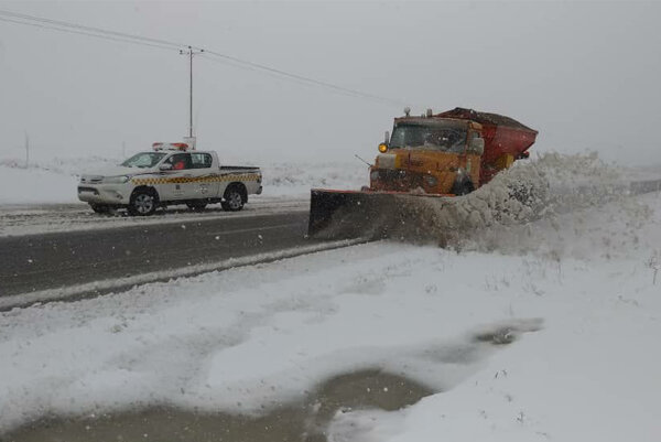 اجرای عملیات راهداری زمستانی در ۶۷۵کیلومتر از راه‌های استان سمنان
