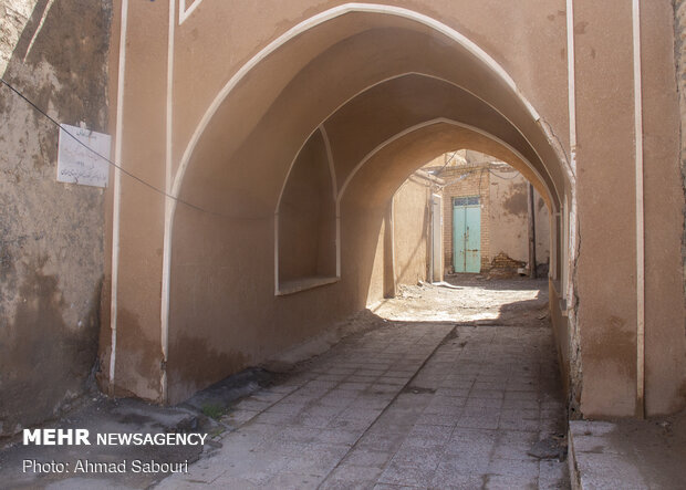 روستای بیابانک سرخه همراه پویش «در خانه بمانیم»