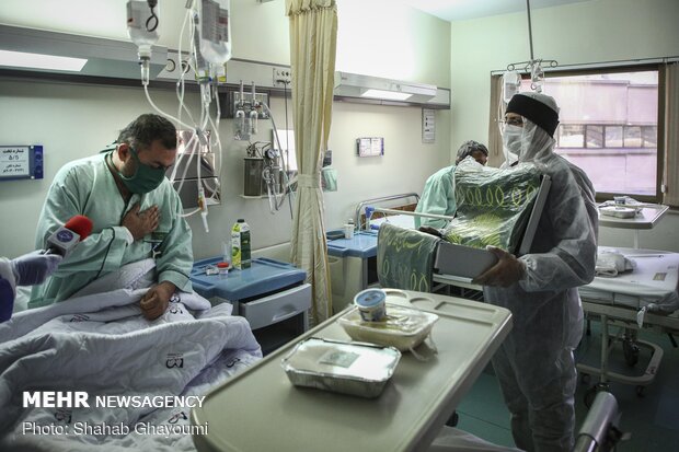 Goodwill ambassadors of Imam Reza (PBUH) visit coronavirus patients in Tehran’s Milad…