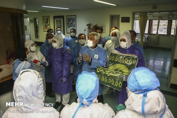 Goodwill ambassadors of Imam Reza (PBUH) visit coronavirus patients in Tehran’s Milad…