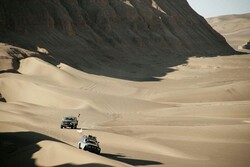 هیجان سفر مجازی به ریگ یلان/ مشاهده کوه‌های مریخی در قلب کویر