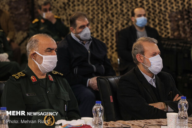 Parl. speaker Larijani visits IRGC temporary hospital