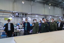 ایرانی وزیر دفاع نے طبی وسائل بنانے والی فیکٹری کا دورہ کیا