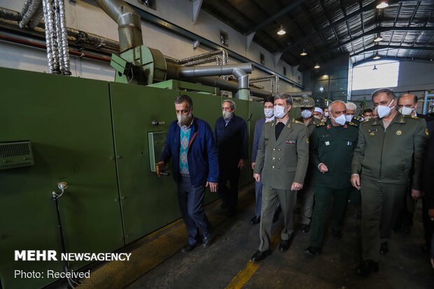 Defense min. pays visit to factories of sanitary ware production
