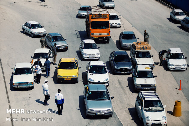 طرح فاصله گذاری اجتماعی در ورودی شهر همدان