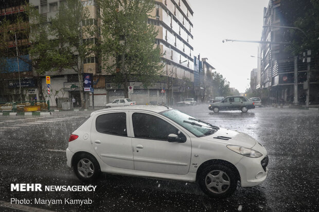 بارش تگرگ در تهران
