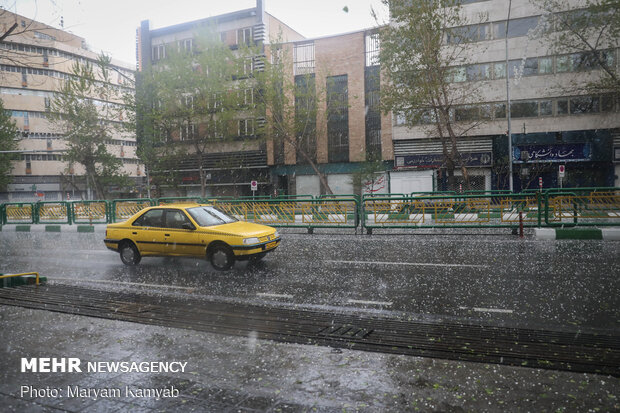 بارش تگرگ در تهران