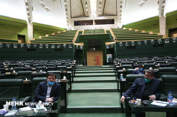 جلسه رسیدگی به وضعیت معیشتی اقشار آسیب‌ پذیر از شیوع کرونا در مجلس