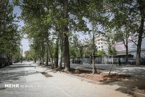 عملیات سنگفرش پهنه فرهنگی هنری رودکی در  خیابان استاد شهریار