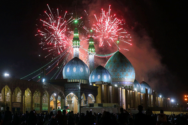 آسمان شهر قزوین همزمان با شب نیمه شعبان نورافشانی می شود