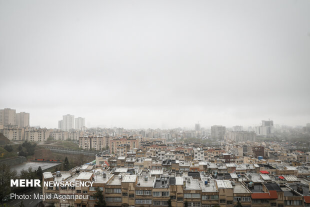 Tehran drowned in fog