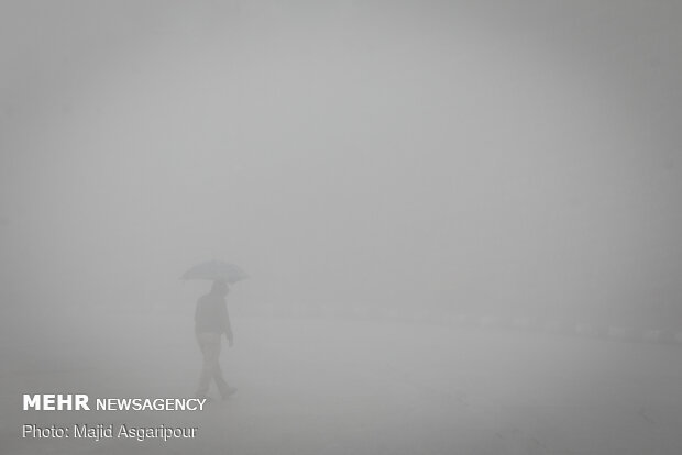 Tehran drowned in fog