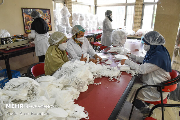 تولید ماسک توسط گروه‌های مردمی در چهارمحال و بختیاری ادامه دارد