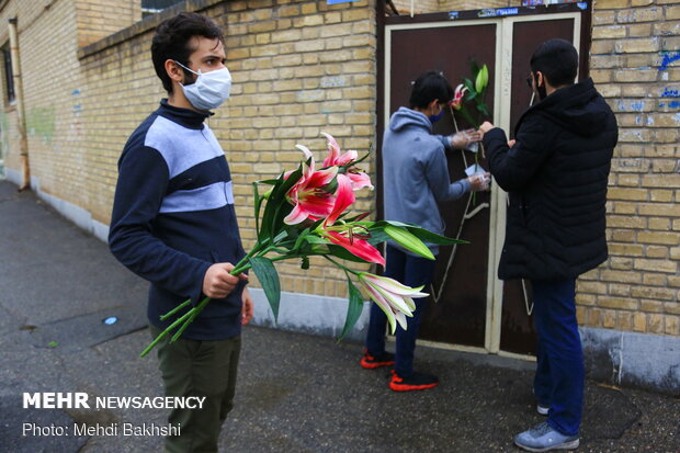 اهداء گل و جشن خیابانی نیمه شعبان در قم