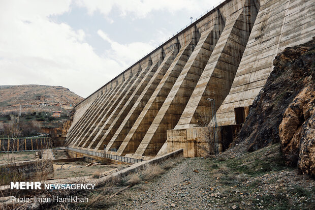 Hamedan Dam in west Iran overflows