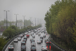 ترافیک سنگین در ورودی های پایتخت/ محورهای ۳ استان بارانی است