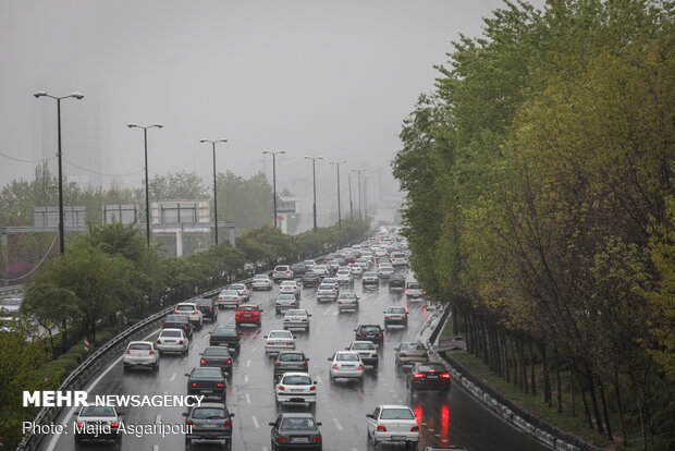 ترافیک نیمه‌سنگین در آزادراه تهران - کرج
