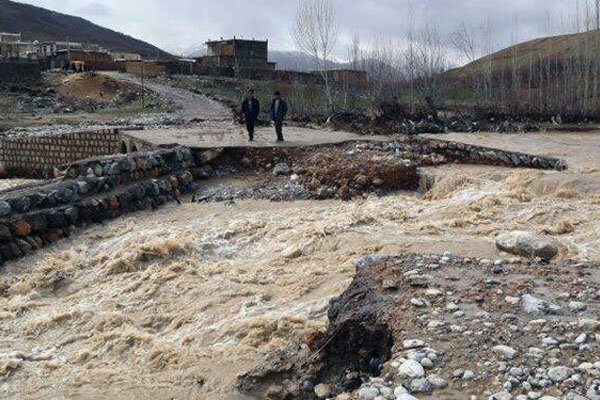 خسارت سنگین سیلاب به روستای «زین آباد سنگی» داراب