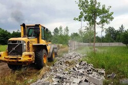 ۱۵ بنای غیر مجاز در اراضی کشاورزی شهرستان بوئین زهرا تخریب شد