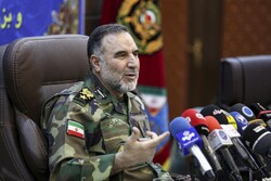 مؤتمر صحفي لقائد القوة البرية بالجيش الايراني
