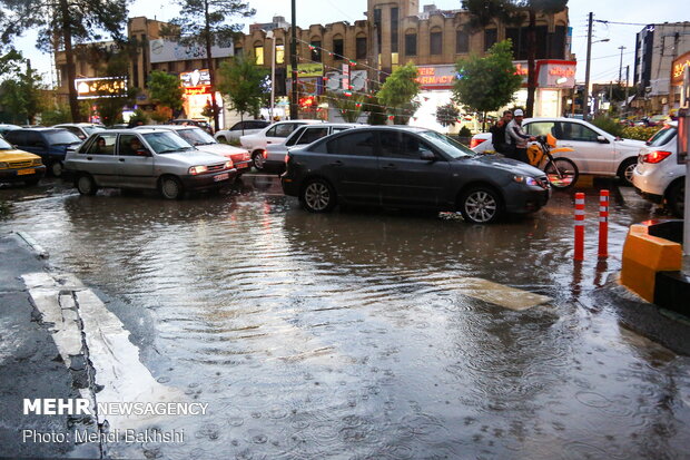 Heavy rainfall, flood in Qom prov.