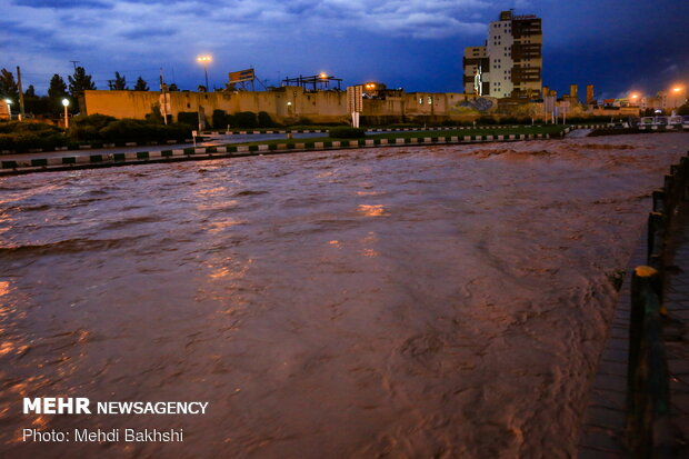 Heavy rainfall, flood in Qom prov.