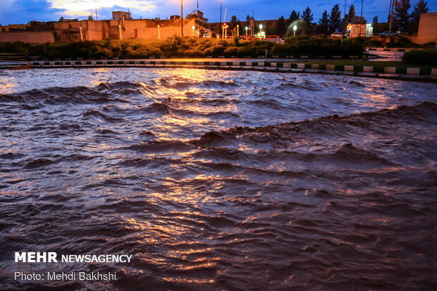 Heavy rainfall, flood in Qom prov.