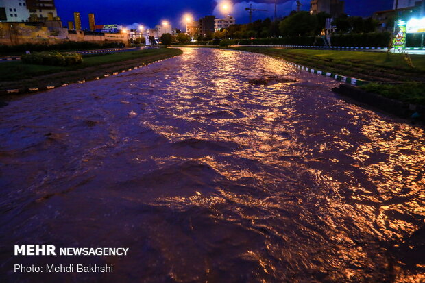 Heavy rainfall, flood in Qom prov.