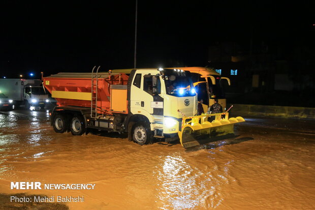 Heavy rainfall, flood in Qom prov.