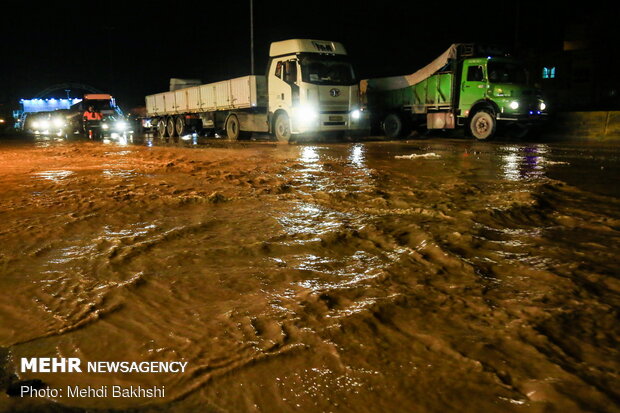 Heavy rainfall, flood in Qom prov.