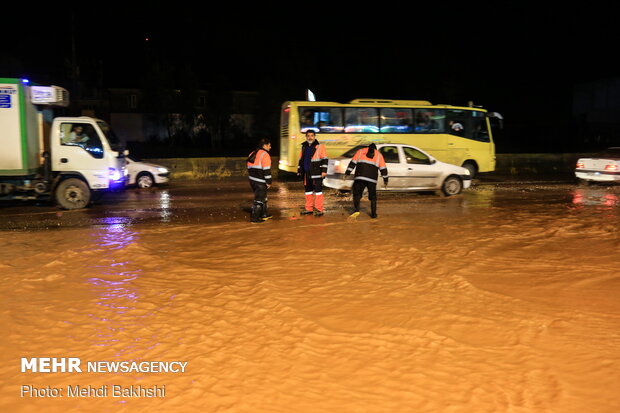 Heavy rainfall, flood in Qom prov.