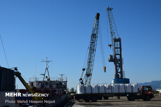 Goods loading, unloading in Astara port
