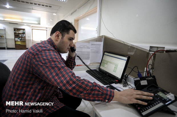 Seminary students assisting medical staff in Baqiatallah Hospital amid outbreak