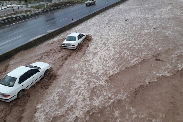 مناسب سازی ۶۰ درصد نقاط حادثه خیز شهر قم در زمان بارندگی