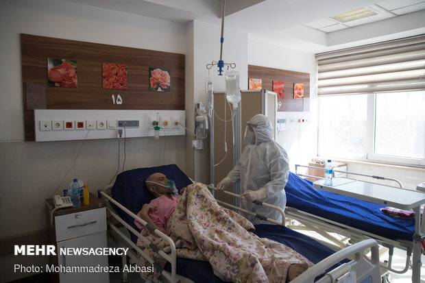 عین على جهود الطاقم الطبي في مشفى بشمال طهران