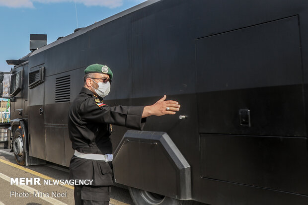 Iranian Army’s parades in provinces