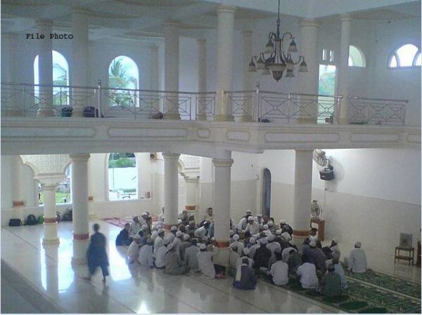 بھارت میں تبلیغی جماعت کے سربراہ کے خلاف کورونا وائرس پھیلانے پر مقدمہ درج بھارت میں تبلیغی جماعت کے سربراہ کے خلاف کورونا وائرس پھیلانے پر مقدمہ درج