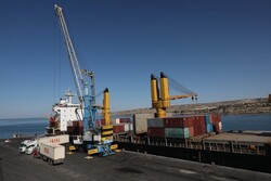 Seven ships carrying basic goods dock at Shahid Beheshti port of Chabahar