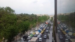 آزاد راه کرج_تهران پرتردد ترین محور/ ترافیک در مبادی پایتخت نیمه سنگین است