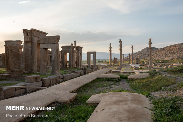 Cumhurbaşkanı Reisi'den Persepolis Antik Kenti'ne ziyaret