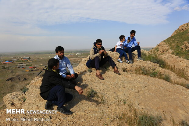 Kebar dam in Qom overflows
