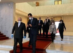 FM Zarif meets with Syria’s Assad, al-Moalem