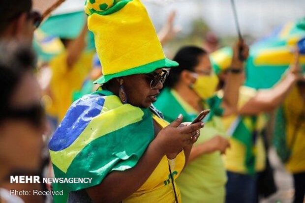 همراهی رئیس جمهور برزیل با اعتراضات علیه قرنطینه