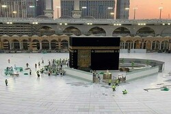 عربستان سعودی تعلیق اقامه نماز در حرمین شریفین را تمدید کرد