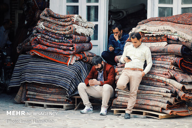 ہمدان کے بازار میں خاموشی  کا ماحول