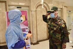 İranlı komutandan sağlık çalışanına askeri selam